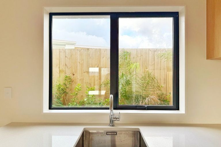 Photo of property in 3/29 Normandy Place, Henderson, Auckland, 0610