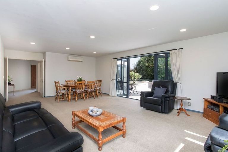 Photo of property in 4 Wilkinsons Road, Harewood, Christchurch, 8051