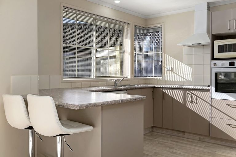 Photo of property in 6 Stenning Place, Papamoa Beach, Papamoa, 3118