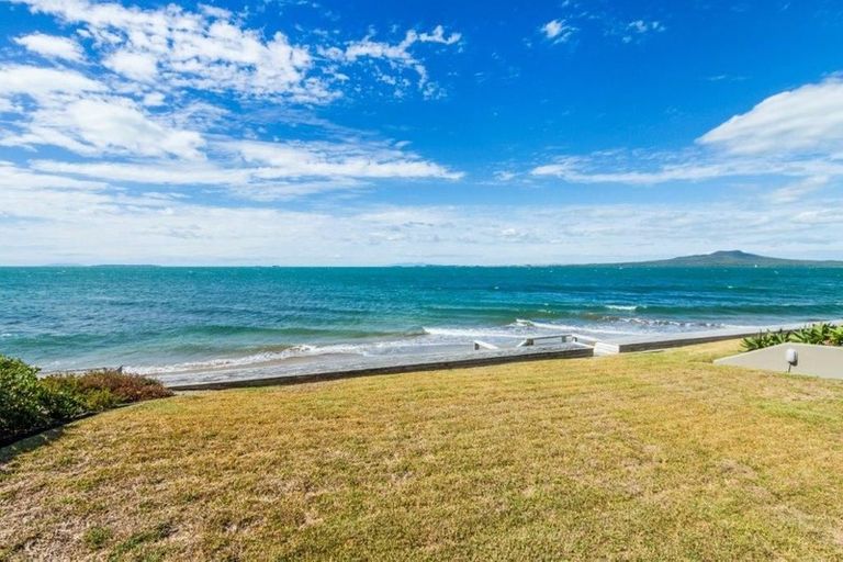 Photo of property in 246/44 Ocean View Road, Milford, Auckland, 0620