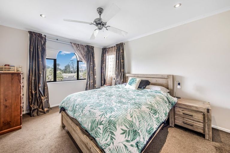 Photo of property in 86 San Marino Drive West, Henderson, Auckland, 0612