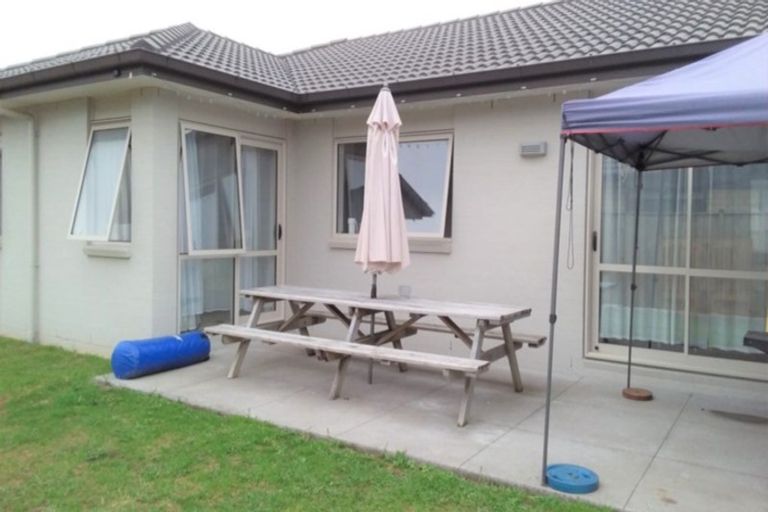 Photo of property in 5 Strathaven Road, Wattle Downs, Auckland, 2103