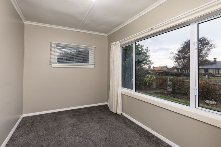 Photo of property in 12 Rhodes Street, Waimate, 7924