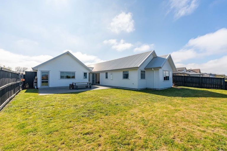 Photo of property in 76 Huka Heights Drive, Rangatira Park, Taupo, 3330