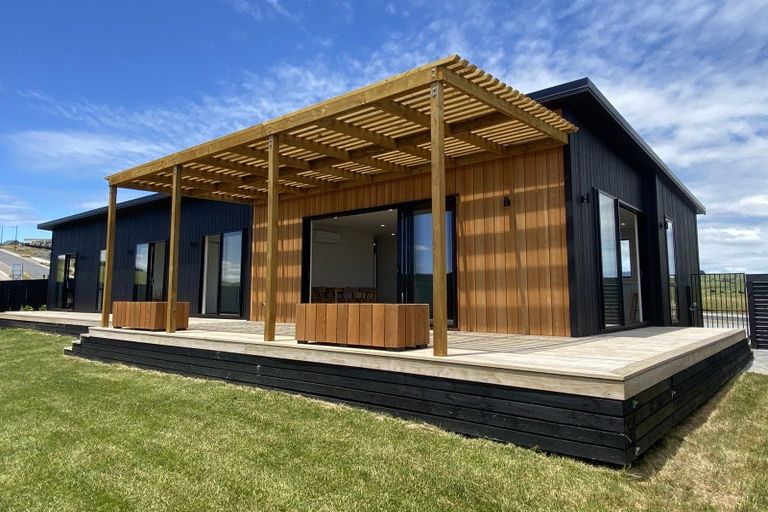 Photo of property in 79 Omahina Street, Raglan, 3225