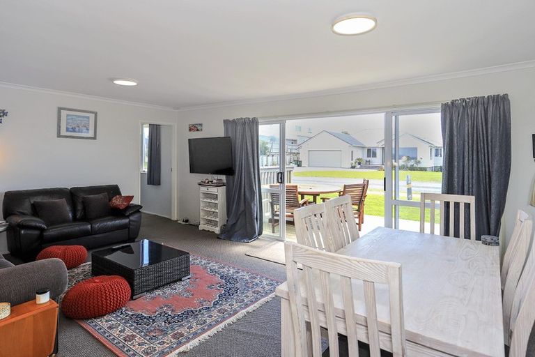 Photo of property in 142 Pukehina Parade, Pukehina, Te Puke, 3189