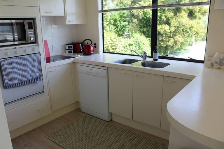 Photo of property in 2/18 Gillard Place, Eastern Beach, Auckland, 2012