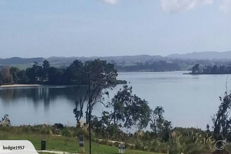 Photo of property in 59 Tahuna Minhinnick Drive, Glenbrook, 2681