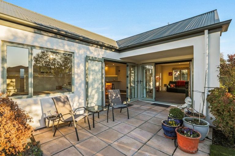 Photo of property in 12 Locarno Street, Opawa, Christchurch, 8023