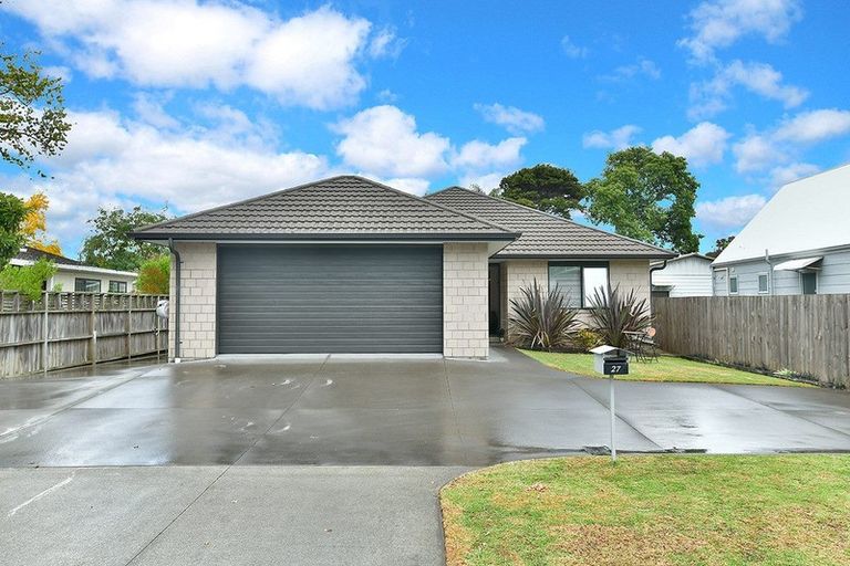 Photo of property in 27 The Circle, Manly, Whangaparaoa, 0930