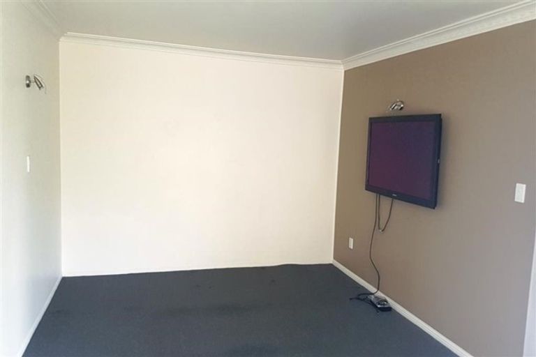 Photo of property in 1/66 Beach Road, Pahurehure, Papakura, 2113