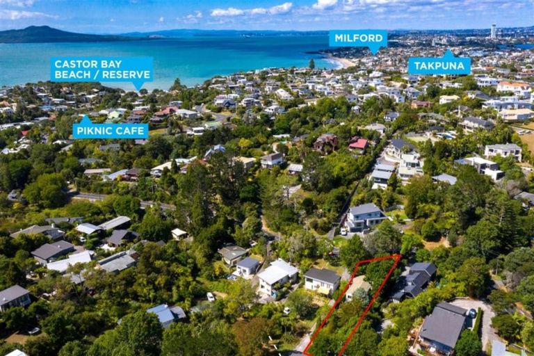 Photo of property in 2/74 Braemar Road, Castor Bay, Auckland, 0620