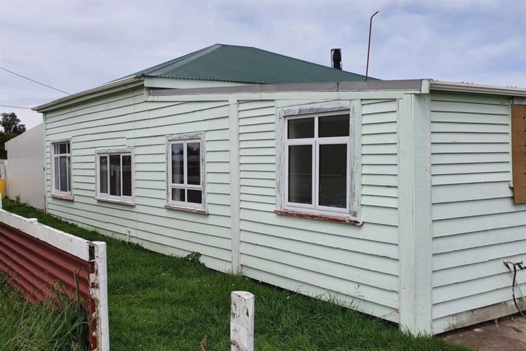 Photo of property in 73 Kapuni Street, Manaia, 4612