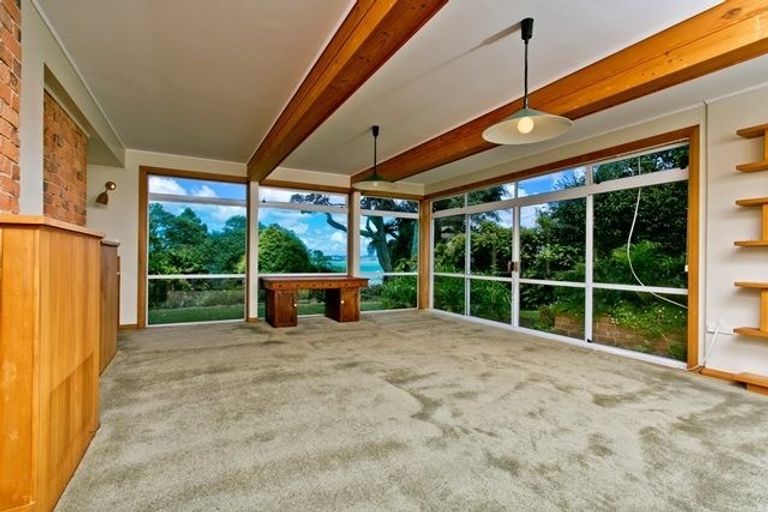 Photo of property in 118 Queen Street, Northcote Point, Auckland, 0627