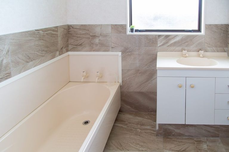 Photo of property in 4/13 Chilman Street, Strandon, New Plymouth, 4312