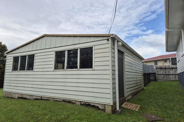 Photo of property in 40 Forest Hill Road, Henderson, Auckland, 0612