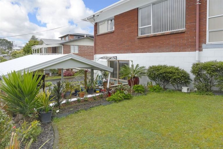 Photo of property in 1/20 Merchant Avenue, Te Atatu South, Auckland, 0610