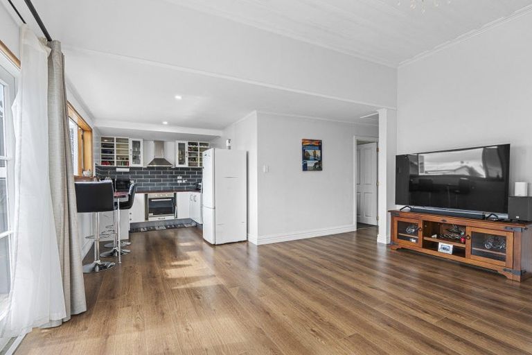 Photo of property in 7 Cutfield Street, Inglewood, 4330