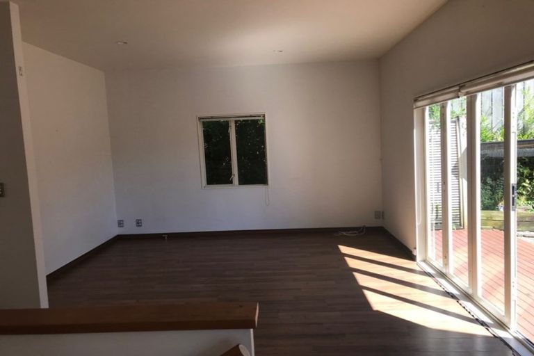 Photo of property in 2/879 East Coast Road, Northcross, Auckland, 0632