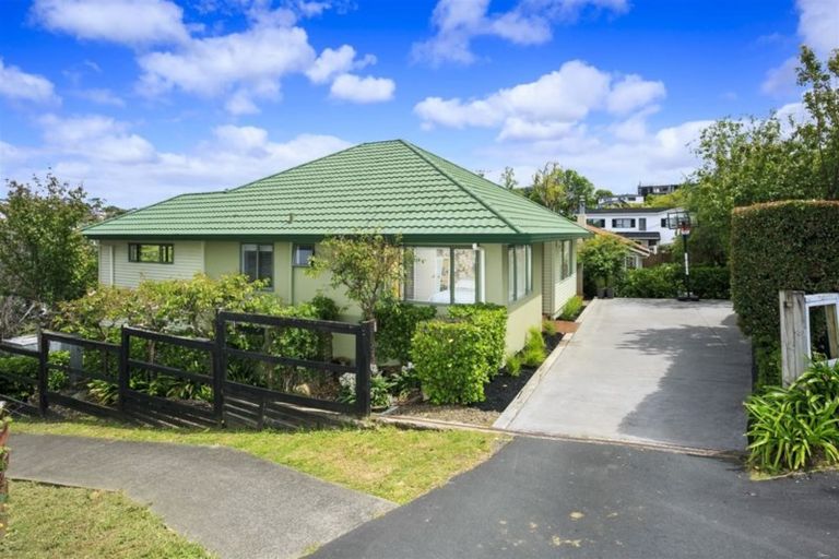 Photo of property in 528 Beach Road, Murrays Bay, Auckland, 0630