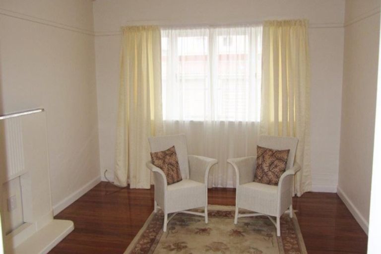 Photo of property in 1/12 Marau Crescent, Mission Bay, Auckland, 1071