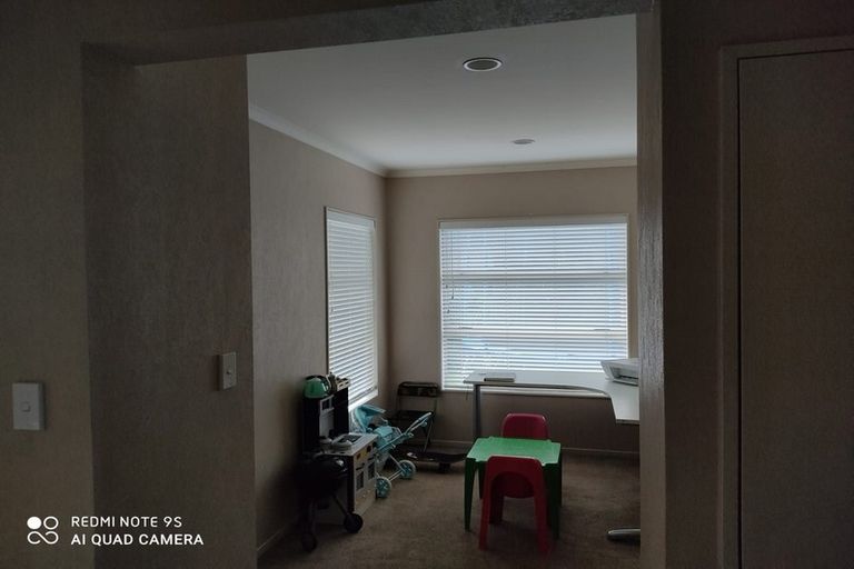 Photo of property in 35 Stranraer Crescent, Wattle Downs, Auckland, 2103