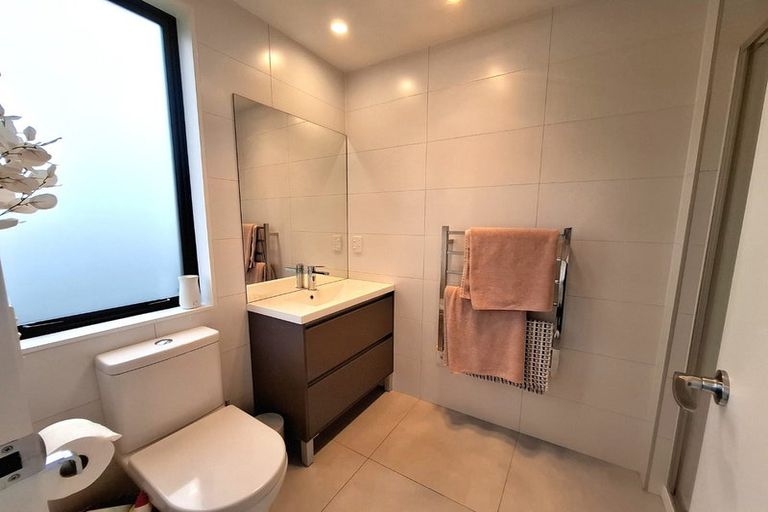 Photo of property in 10a Titoki Street, Te Atatu Peninsula, Auckland, 0610