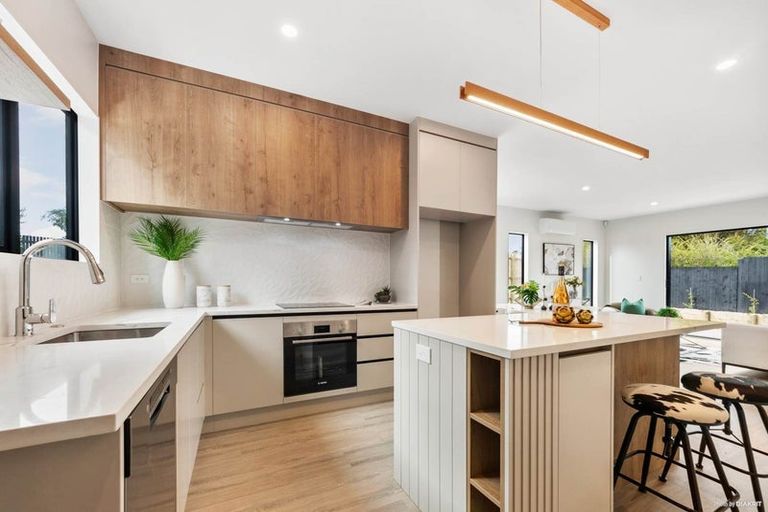 Photo of property in 108d Taikata Road, Te Atatu Peninsula, Auckland, 0610