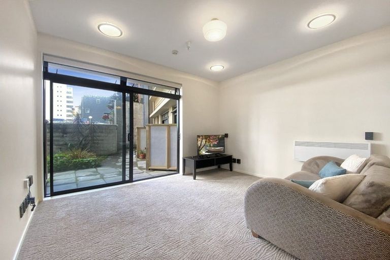 Photo of property in 1/3g Roxburgh Street, Mount Victoria, Wellington, 6011