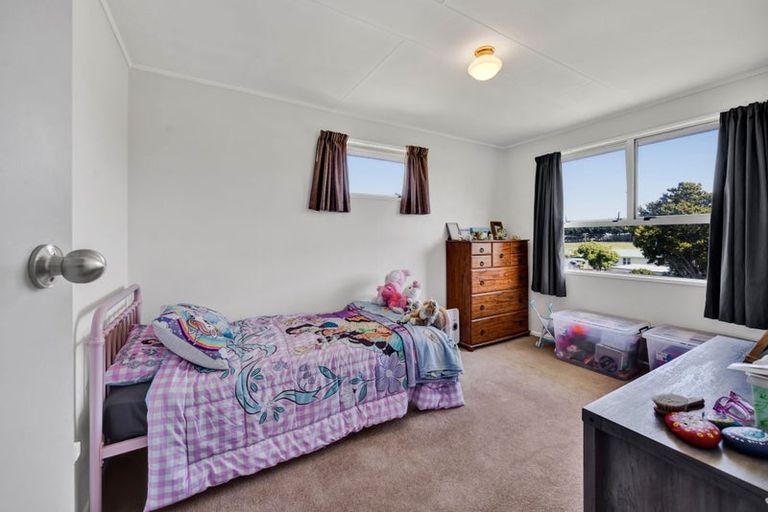 Photo of property in 17 Suther Street, Waverley, 4510