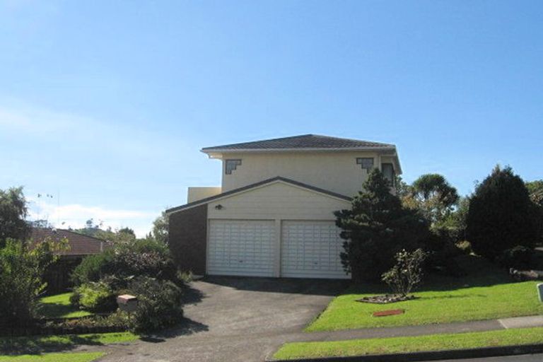 Photo of property in 75 Dalwhinnie Parade, Highland Park, Auckland, 2010