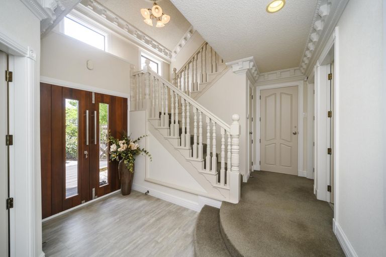 Photo of property in 21 Springdale Grove, Fitzherbert, Palmerston North, 4410