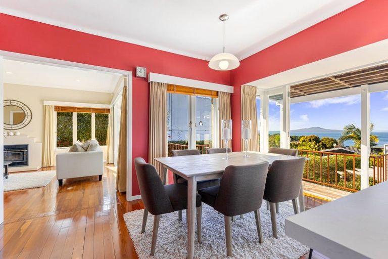 Photo of property in 11 Brighton Terrace, Mairangi Bay, Auckland, 0630