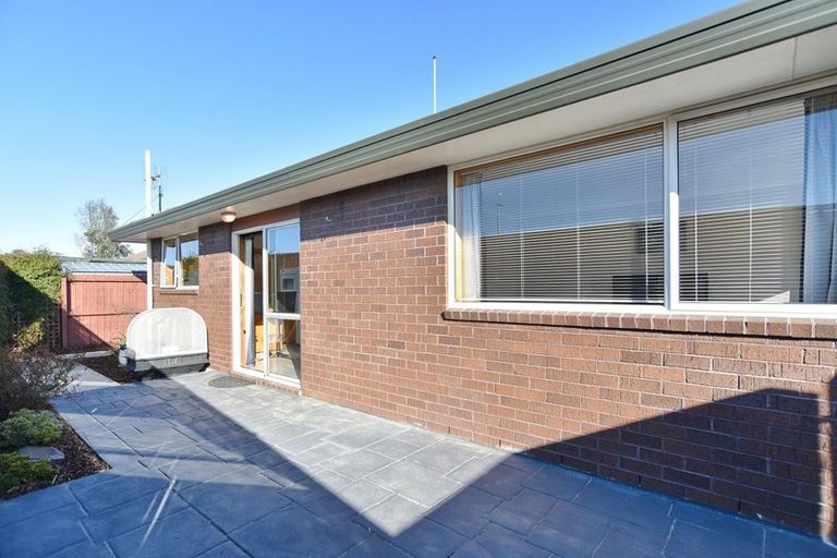 Photo of property in 2/19 Mulberry Place, Redwood, Christchurch, 8051