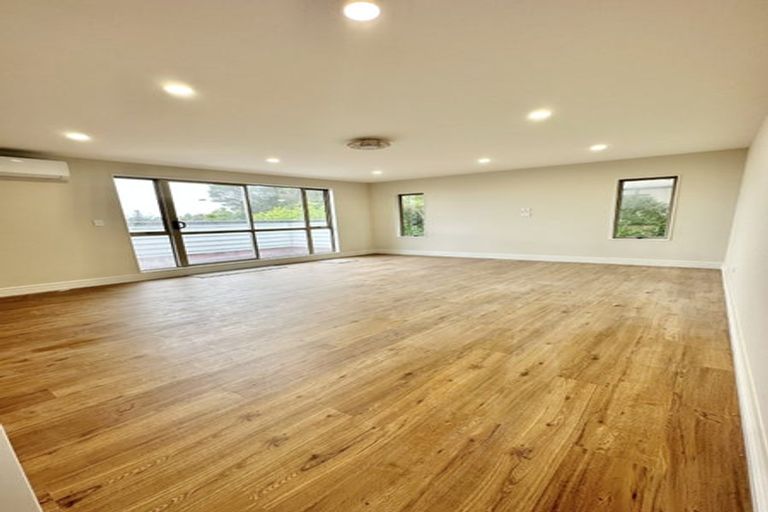 Photo of property in 17c Balmain Road, Birkenhead, Auckland, 0626