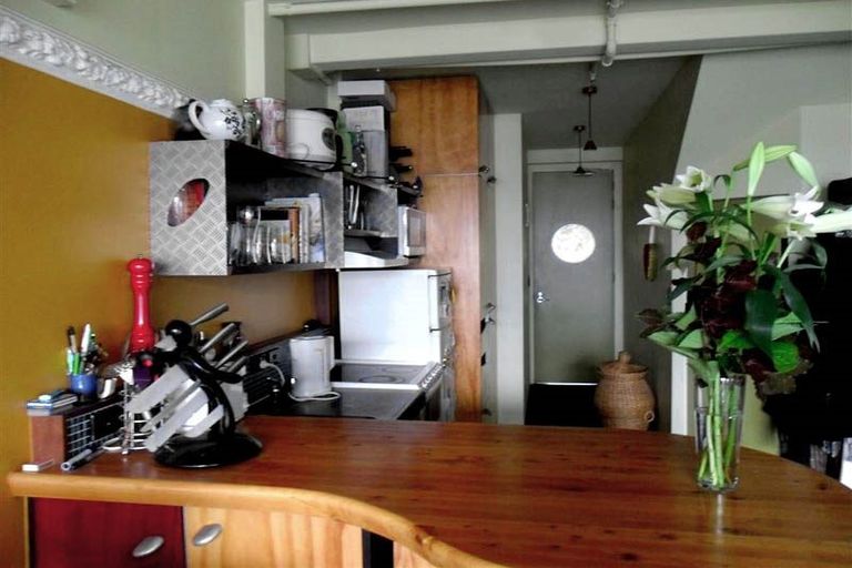 Photo of property in Qba Apartments, 3f/51 Webb Street, Mount Cook, Wellington, 6011