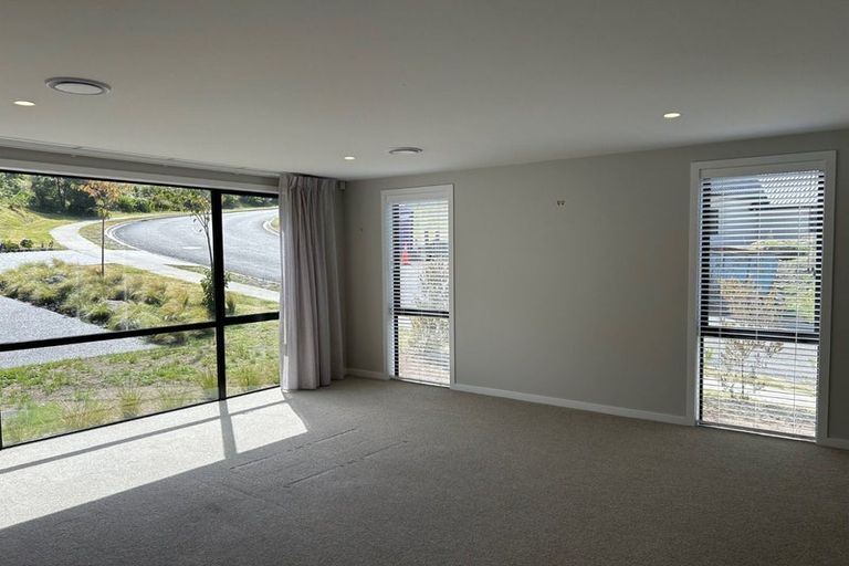 Photo of property in 75 Oak Road, Poraiti, Napier, 4112