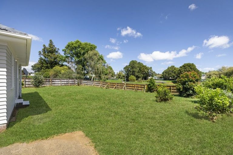 Photo of property in 10 Alamein Place, Pukekohe, 2120