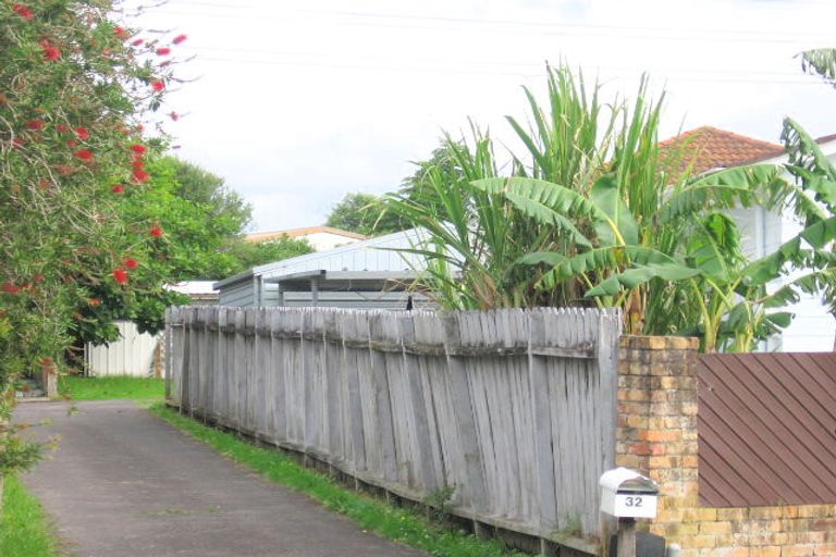 Photo of property in 30 Silverstone Place, Henderson, Auckland, 0612