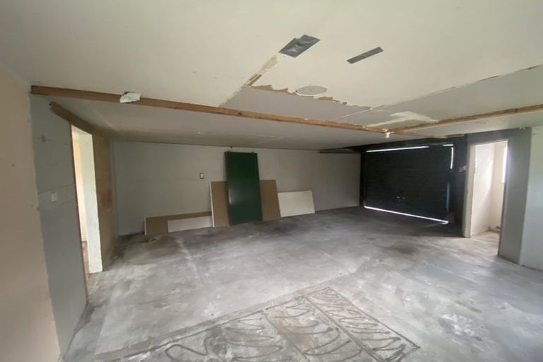 Photo of property in 16 Greenock Road, Ranui, Auckland, 0612