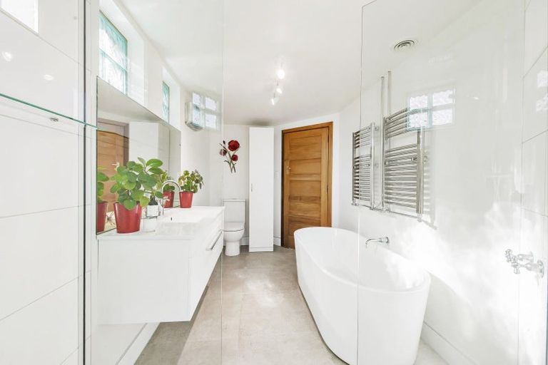 Photo of property in 14 Bealey Road, Leeston, 7683