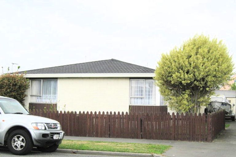 Photo of property in 1/12 Bayswater Crescent, Bromley, Christchurch, 8062