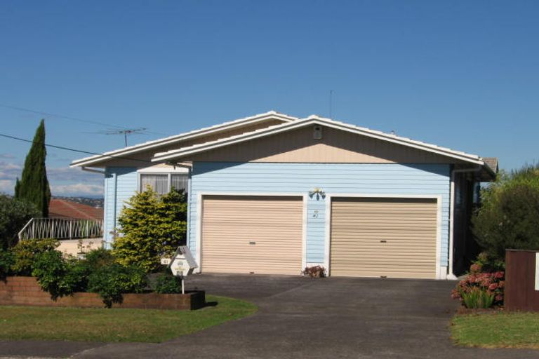 Photo of property in 41 Hepburn Road, Glendene, Auckland, 0602