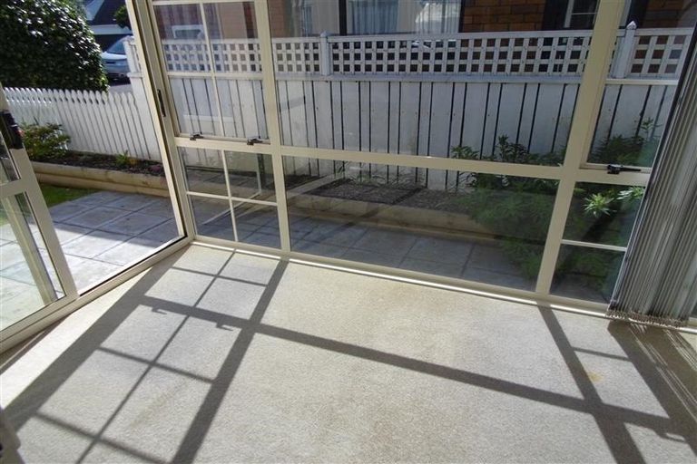 Photo of property in 42a Wallace Place, Westown, New Plymouth, 4310