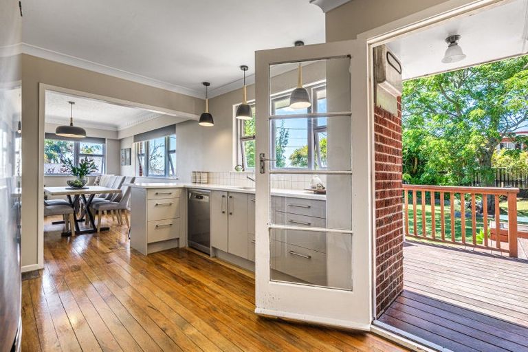 Photo of property in 279 Glengarry Road, Glen Eden, Auckland, 0602