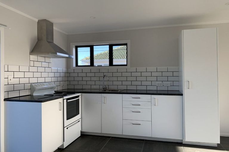 Photo of property in 10 Rosier Road, Glen Eden, Auckland, 0602