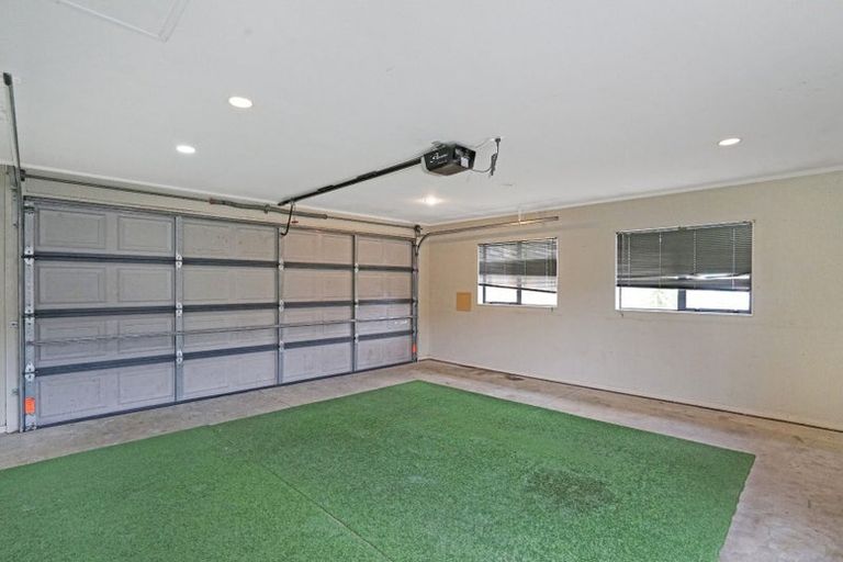Photo of property in 33 Fergy Crescent, Wattle Downs, Auckland, 2103