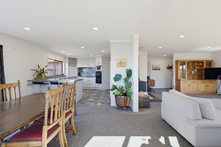 Photo of property in 35 Domain Road, Waipawa, 4210