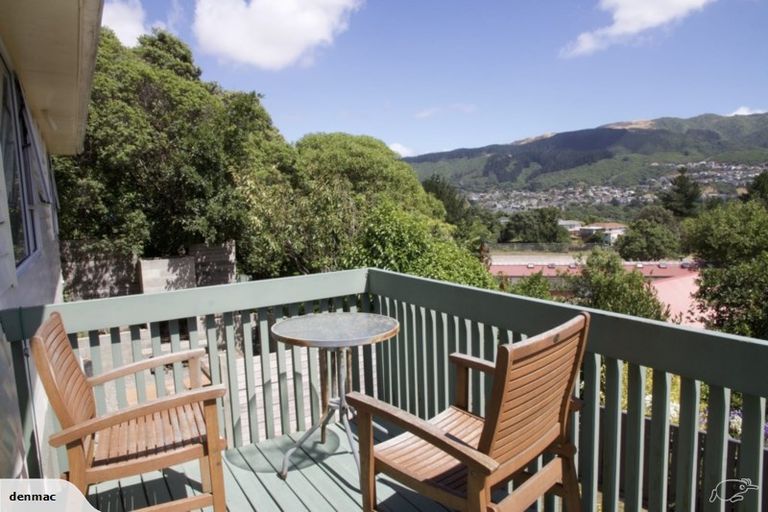 Photo of property in 24 Woodman Drive, Tawa, Wellington, 5028