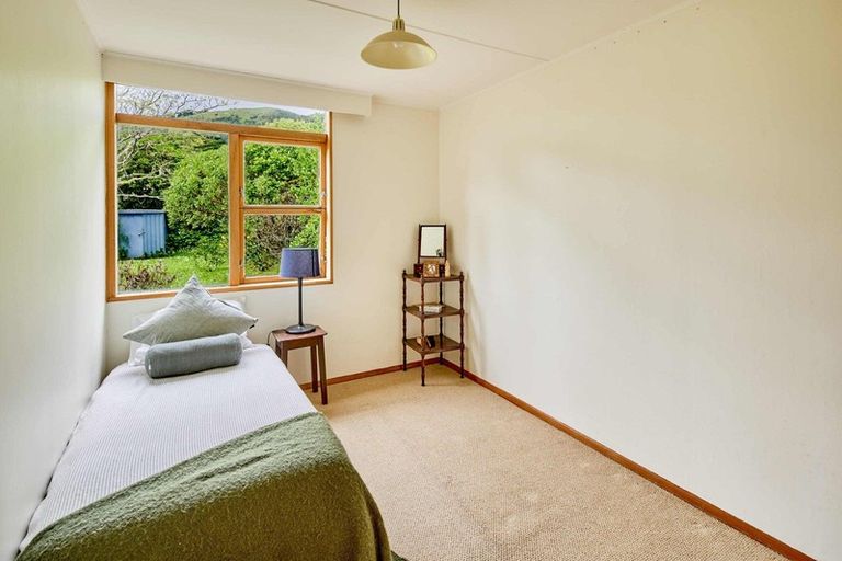 Photo of property in 9 Toenga Road, Pukerua Bay, 5026